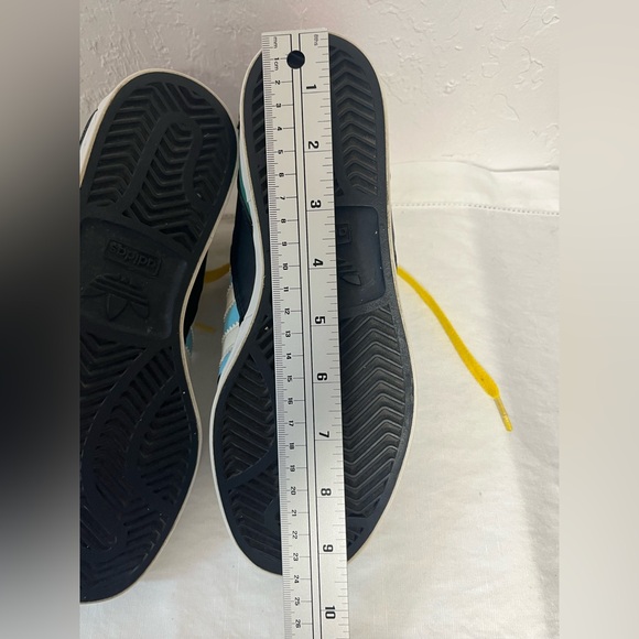 Adidas Woman’s High-Top Hard Court Sneakers Red, Blue, Pink & Yellow SZ 5.5 - Picture 8 of 12